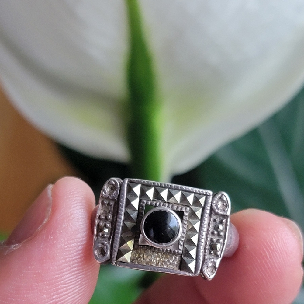 Sterling Silver  Black Onyx Ring Size 6 1/2. Vintage.